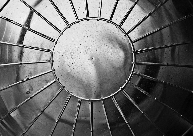 Metal Sun - DSCN3921a-bw-steemit.jpg