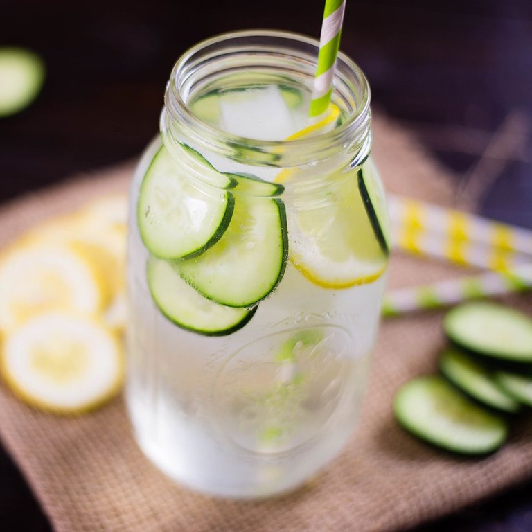 pxqrocxwsjcc_6d89n1Ml7qwAEg2msAGoEk_healthy-af_s3e22_lemon-cucumber-infused-water_squareThumbnail_en-US.jpeg