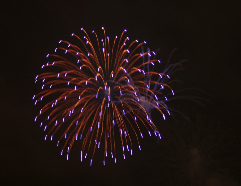 New_Years_Eve_fireworks_Oulu_20111231l.JPG