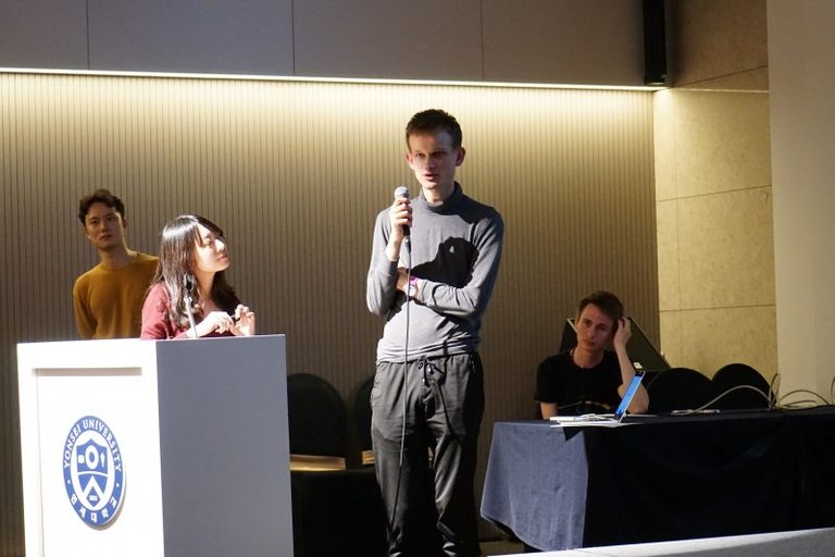 vitalik_0403-800x533.jpg