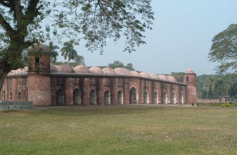 Sixty-Dome-Mosque-Bagerhat-Bangladesh-10.jpg