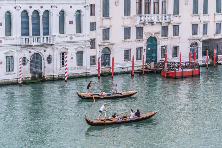 venice-italy-gondola-outdoor-161951.jpeg