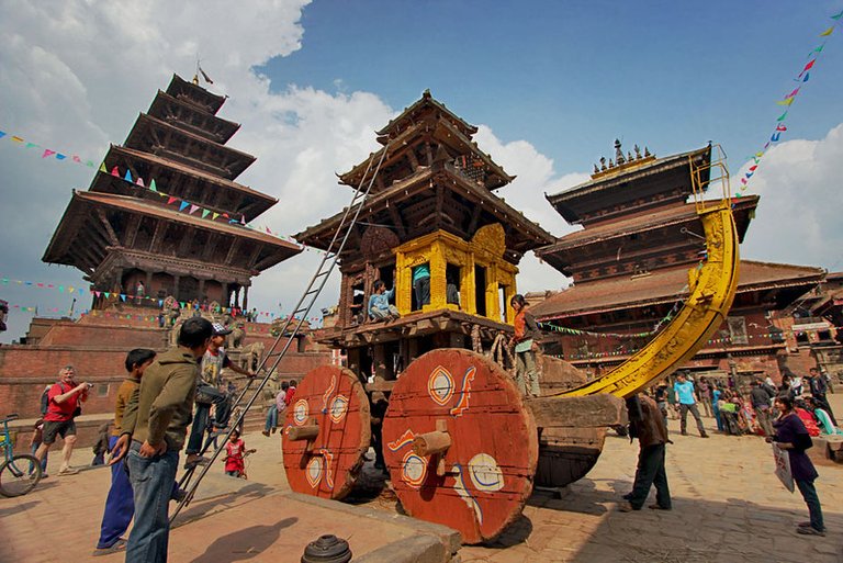 Nepal-Bhaktapur-Taumadhi-L.jpg