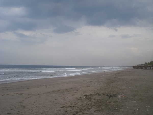 Poneloya beach in front of Malecon.JPG