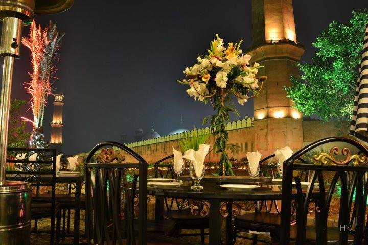 Lahore-Fort-Road-Food-Street-JAN-2012-10.jpg