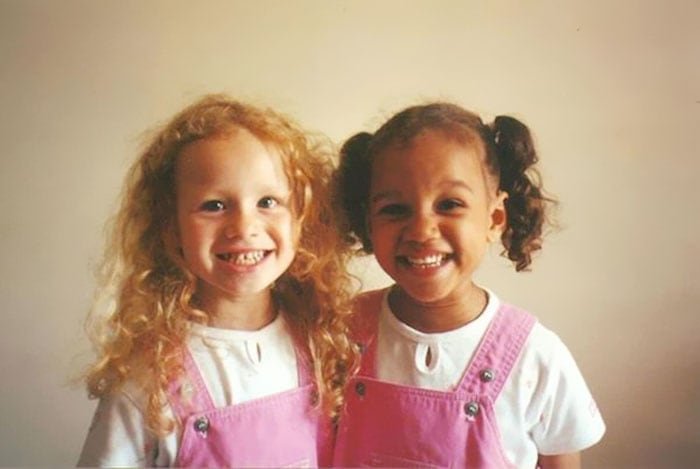 black-white-twin-sisters_02.jpg