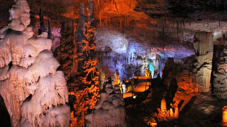 stalactite cave, Israel.JPG