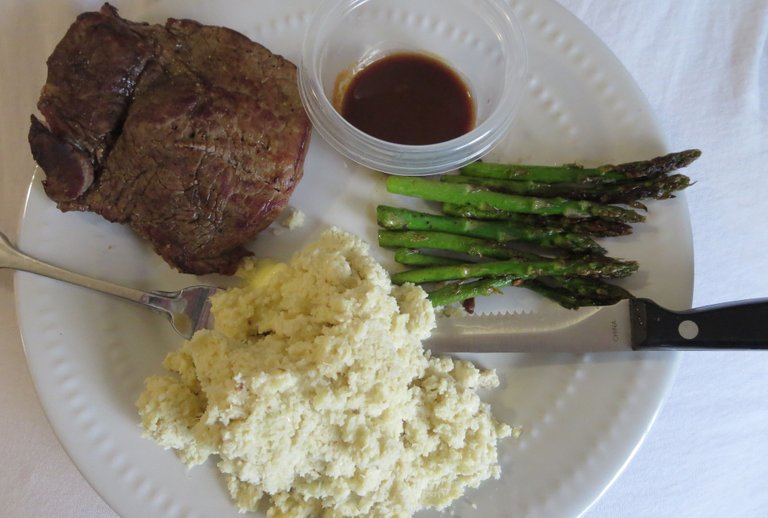 Filet Mignon with Grilled Asparagus Cauliflower Rice and Au Jus.jpg