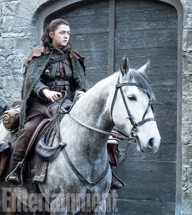 maisie-williams-as-arya-stark-in-game-of-thrones-season-7.jpeg