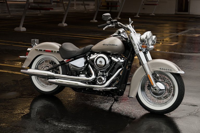 softail-deluxe-gallery-2.jpg