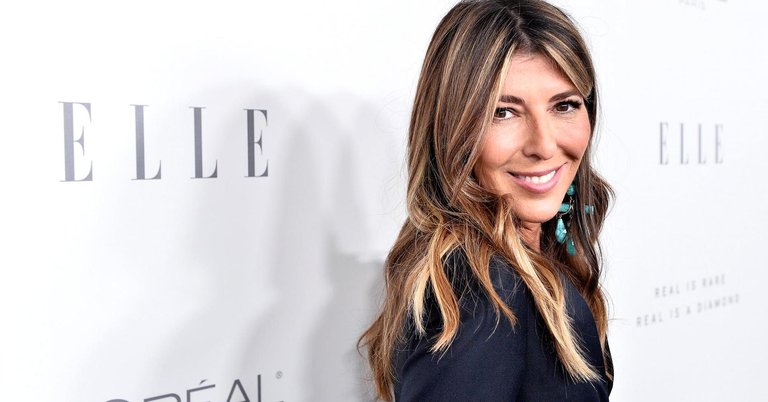 105065874-ELLE_Editor-in-Chief_Nina_Garcia.1910x1000.jpg