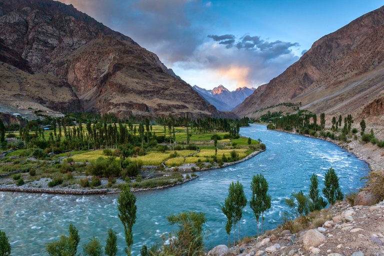 Ghizer-River_Dai-Mal_Gilgit.jpg