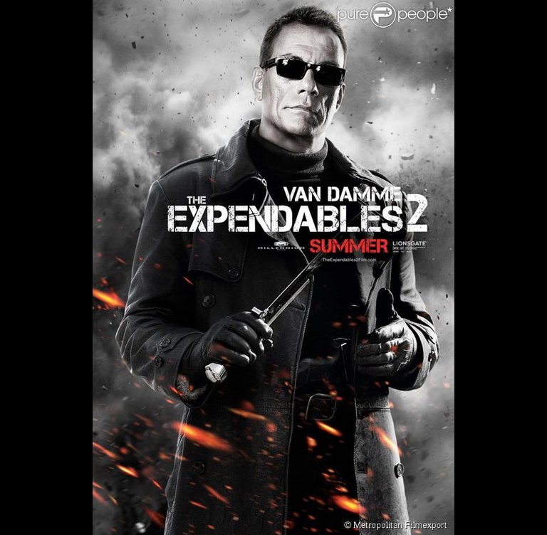 920245-sylvester-stallone-dans-expendables-2-950x0-2.jpg