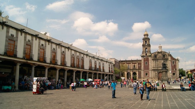 discover-923-1-plaza-de-los-escribanos-4_849x477_adaptiveResize.jpg