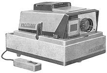 220px-Projecteur_de_diapositives_Prestinox_début_des_années_1960.jpg