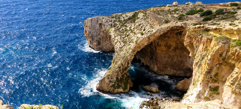 https://viajeconpablo.com/wp-content/uploads/2016/05/gruta-azul-malta.jpg