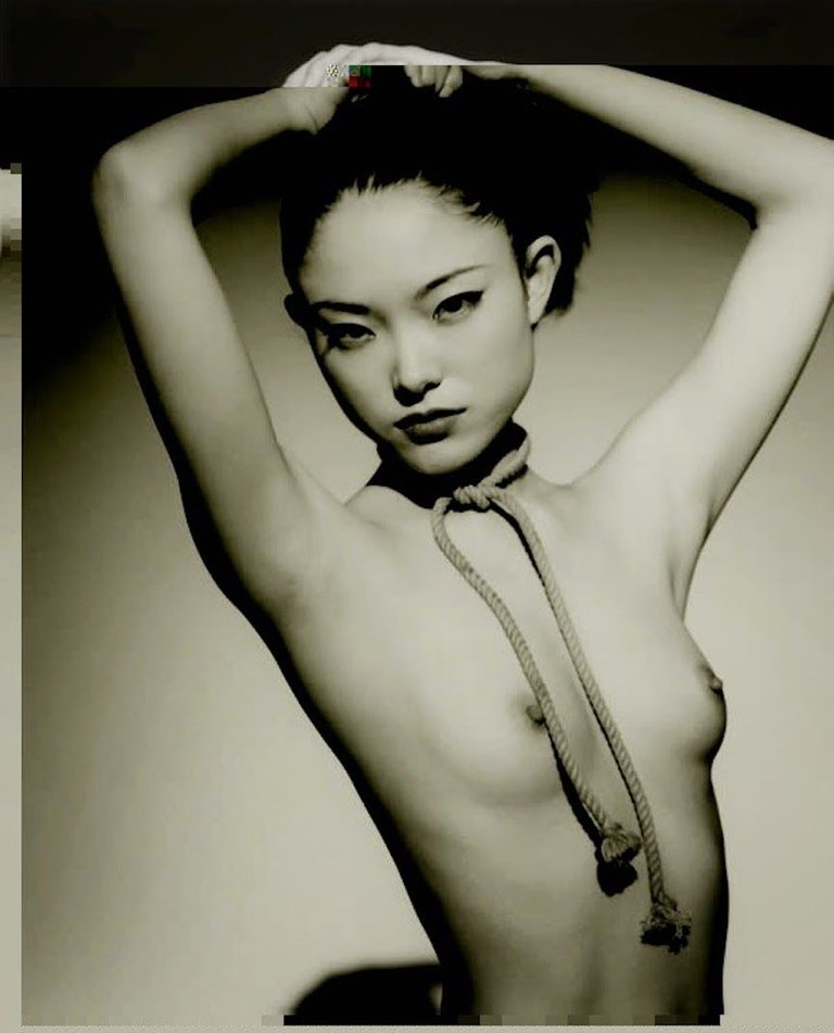 Nobuyoshi Araki  (荒木 経惟)  (89).jpg