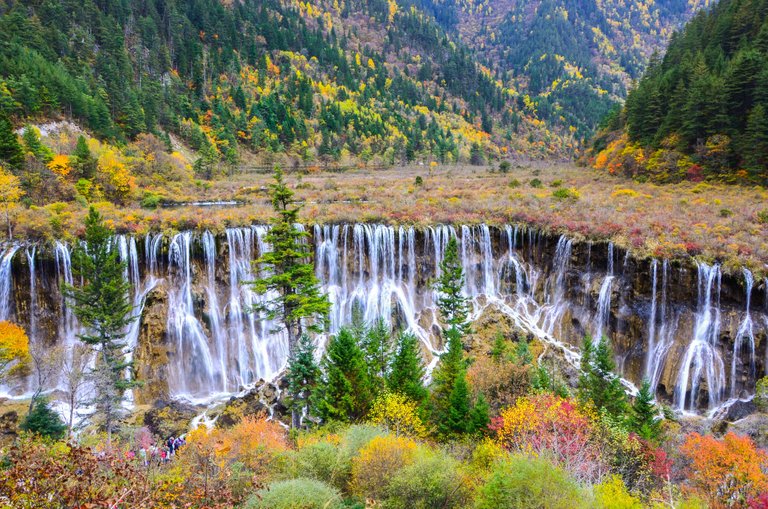 jiuzhaigou-valley 2.jpg