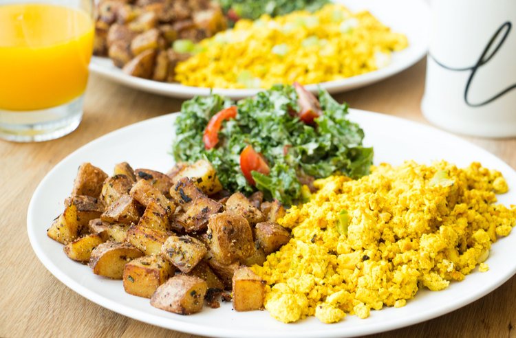 the+perfect+tofu+scramble+#Vegan+-+RECIPE+on+hotforfoodblog.jpg