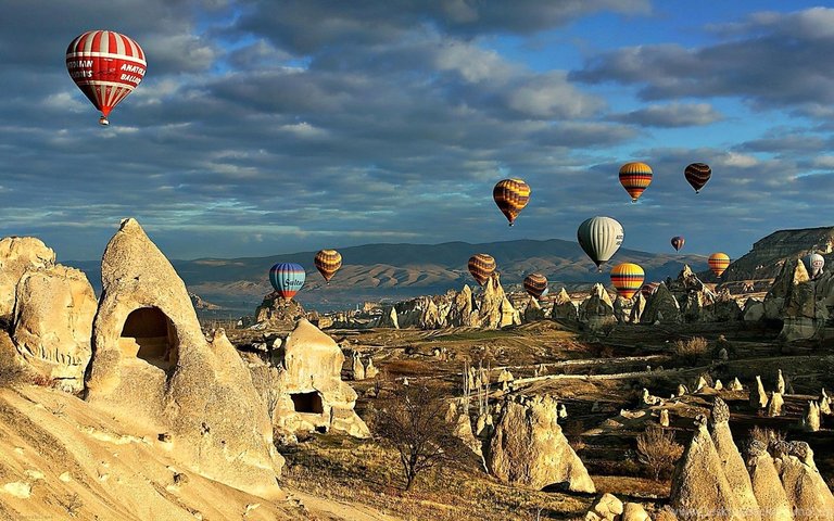 973355_wallpapers-cappadocia-hd-hot-air-balloons-turkey-hi-2560x1600_2560x1600_h.jpg