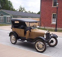 250px-Late_model_Ford_Model_T.jpg