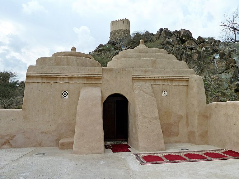 1024px-2011-0209-Al_Badiyah_Mosque.jpg