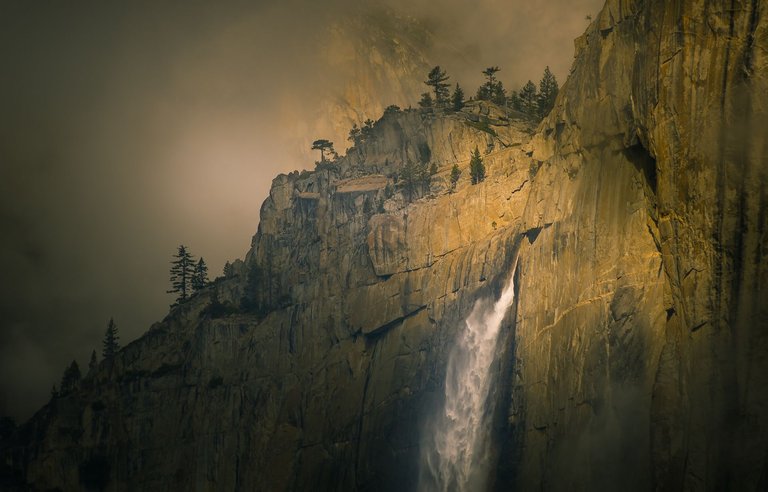 Yosemite Falls.jpg