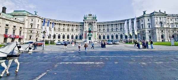 Wiener-Hofburg.jpg