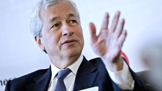 104587212-GettyImages-693494606-jamie-dimon.530x298.jpg