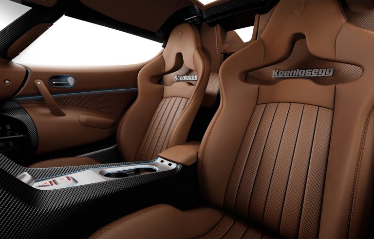 Koenigsegg_Regera_interior_seat.jpg