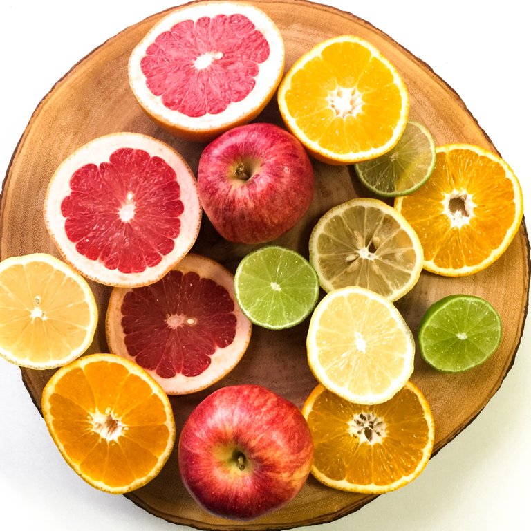 apples-chopping-board-citrus-793763.jpg