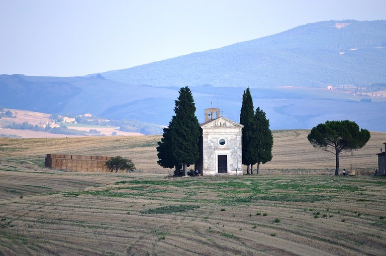 the-val-dorcia-tuscany-2188104_960_720.jpg