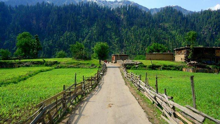 beautiful-kel-village-in-pakistan.jpg