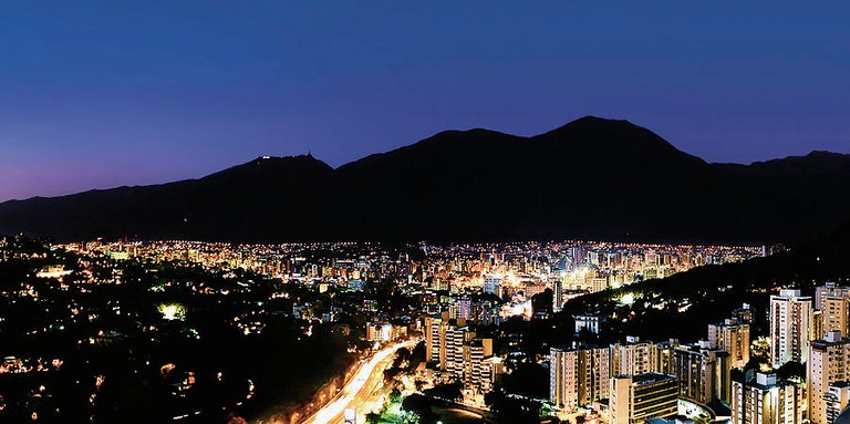 caracas-by-night-alepho.jpg