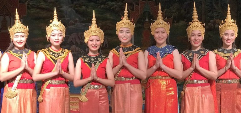 1-Lao-dancers-1170x550.jpg