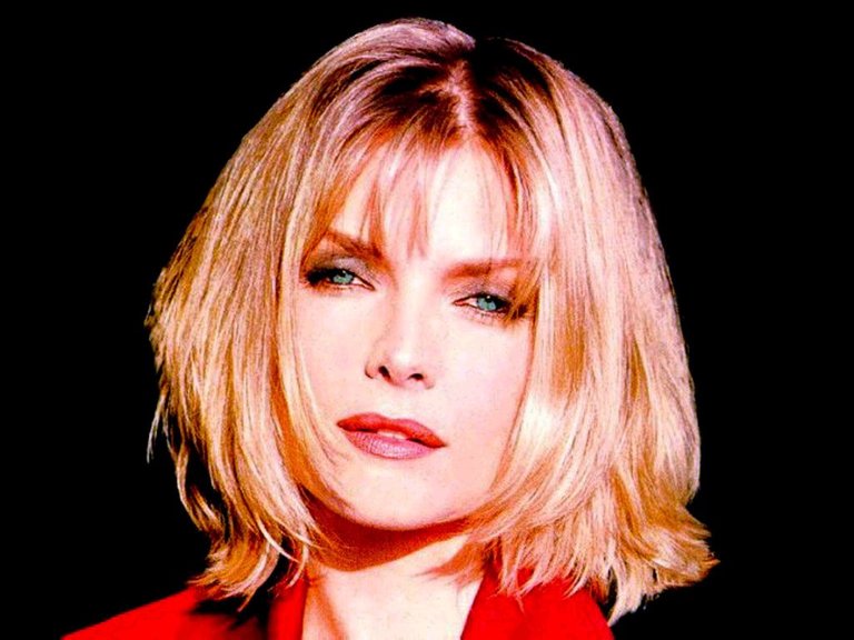 Michelle-Pfeiffer-2.jpg