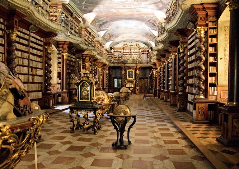 Clementinum_library2.jpg