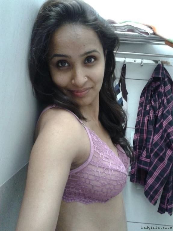 Desi-Sexy-Girls-Nude-Selfie-pic.jpg