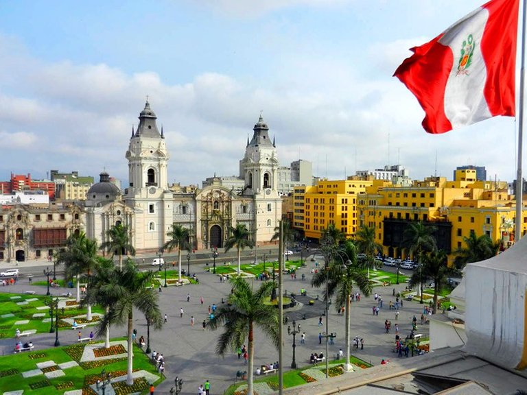 plaza-de-armas-lima-peru-800x600.jpg