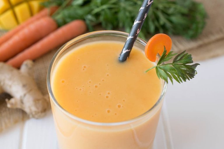 Mango-carrot-ginger-smoothie-13-1024x683.jpg