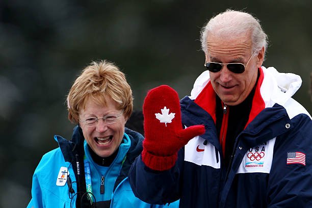 united-states-vicepresident-joe-biden-shares-a-joke-with-volunteer-picture-id96658196.jpg