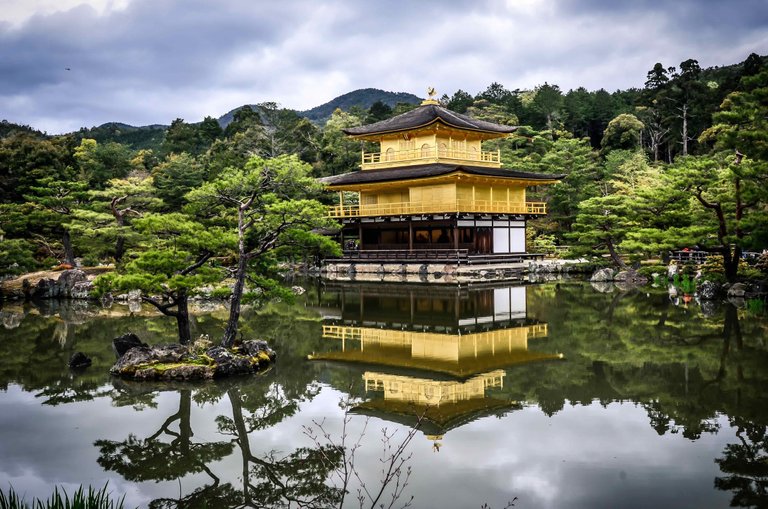 Kinkaku-ji-Unsplash-2.jpg