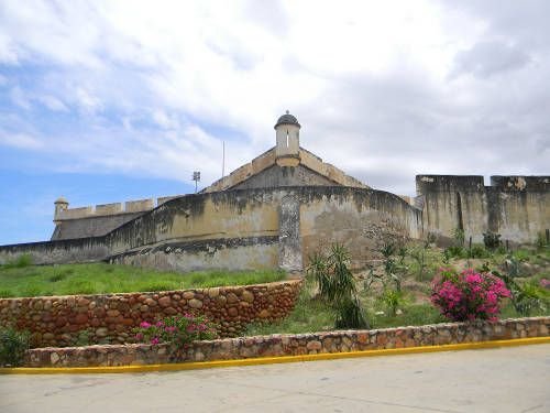 castillo_de_frente.jpg