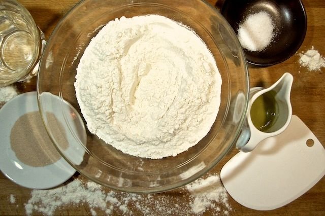 pizza-fatta-in-casa-ingredienti.jpg