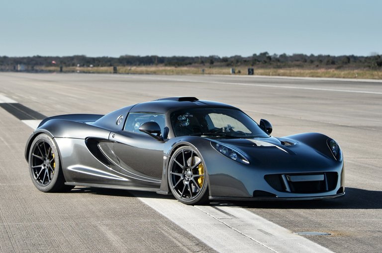 Hennessey-Venom-GT-front-three-quarter-2.jpg