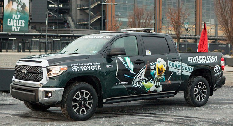 toyota-tundra-eagles-parade-5.jpg