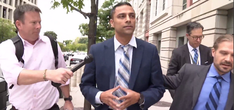 Imran Awan Asks Judge To Remove GPS   The Daily Caller(1).png