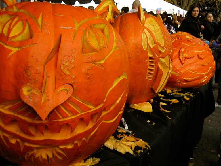 NYC_central_park_fall_pumpkins_galavant_girl.JPG