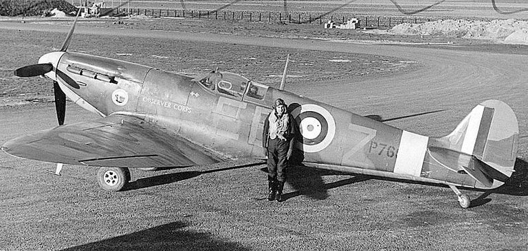 Spitfire_IIA_P7666.jpg