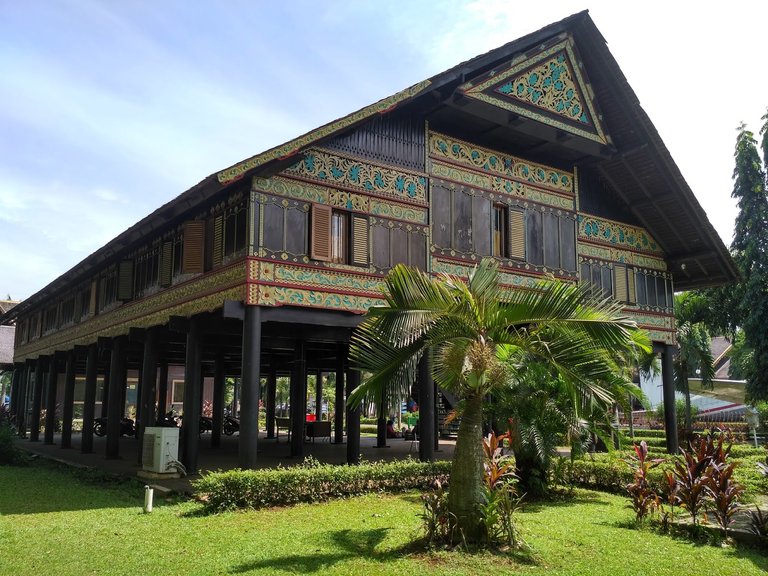 rumah aceh tmii.jpg